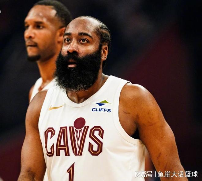 湖人轻取步行者稳居西部第三 掘金双星爆发掀翻