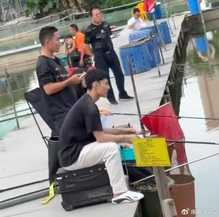 广东队放假期间徐杰钓鱼放松 半日无获引热议