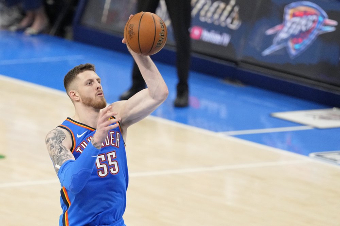 雷霆队史第三人哈腾单场20篮板+10助攻创纪录