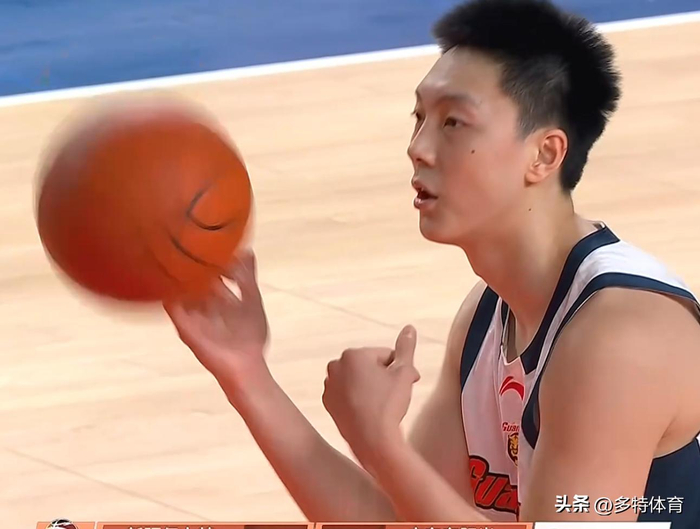 广东宏远主场迎战广州男篮门票售罄胡明轩力挽